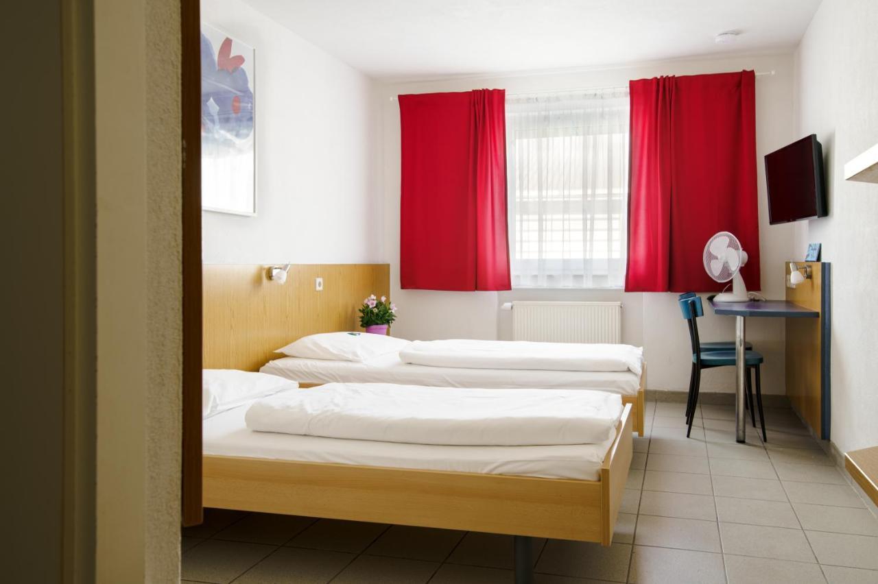 Motel Drei Koenig- Ihr Transithotel Heimsheim ภายนอก รูปภาพ